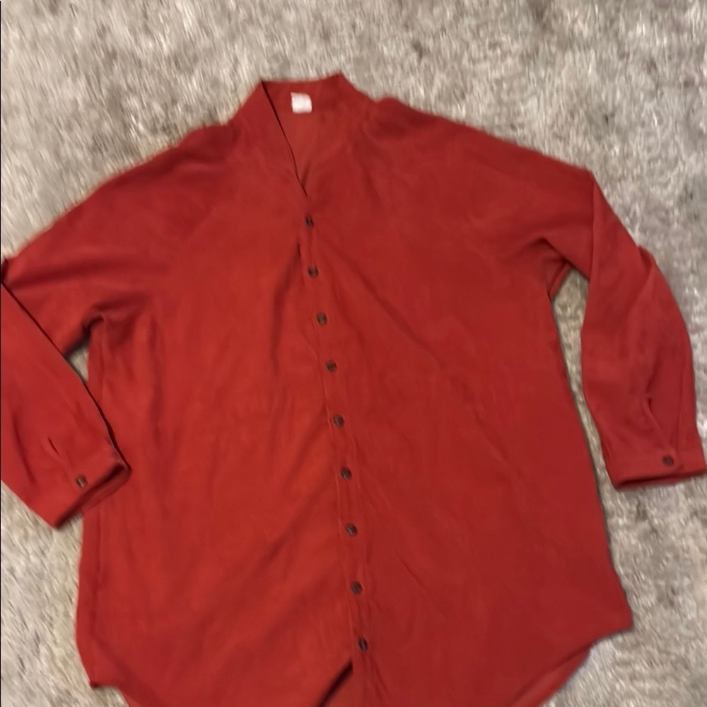 🍍Flawless button down tunic top🍍pockets🍍Sz M🍍Pit to pit 23”🍍length 32”🍍